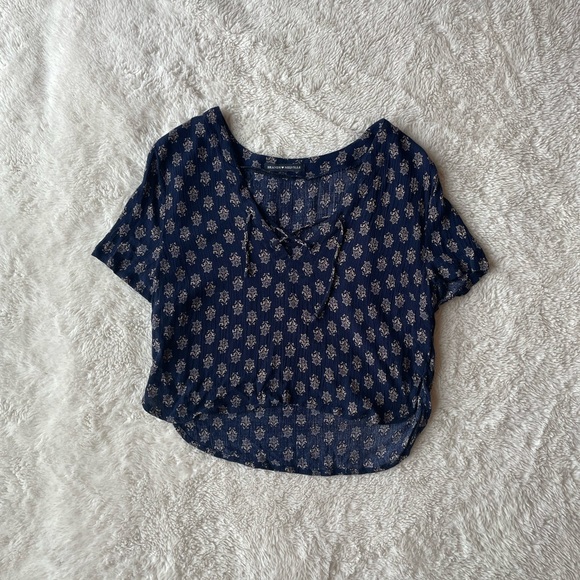 Brandy Melville navy blue patterned short sleeve blouse - Picture 1 of 3